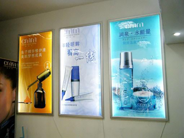 燈箱布與寫真布、噴繪布怎么區(qū)分？